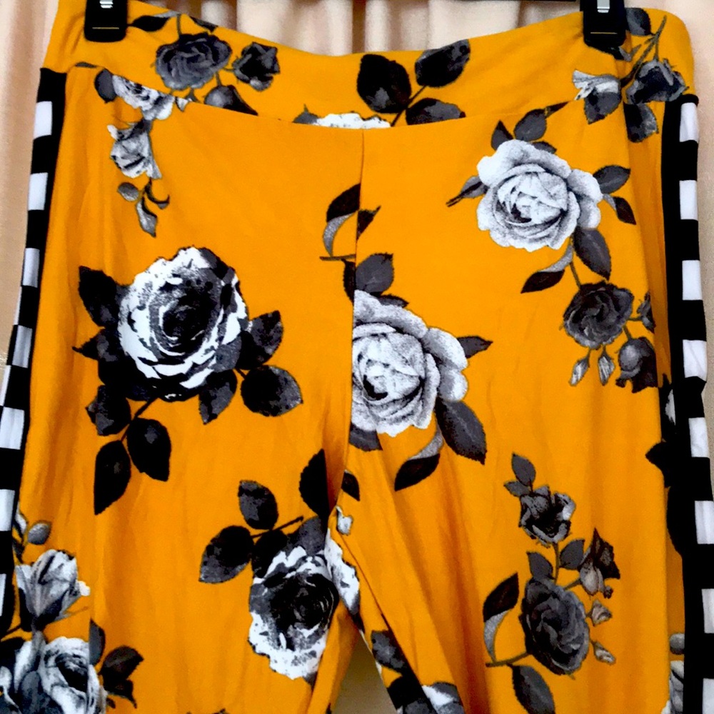 A Capri women pants